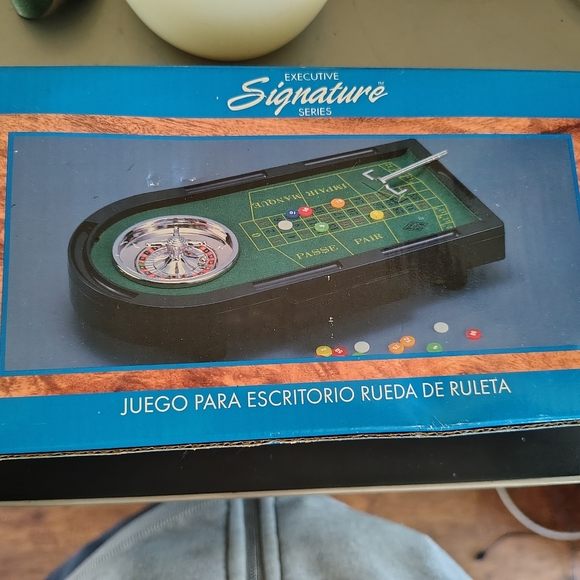 New Executive Desktop Roulette Wheel - Picture 2 of 2